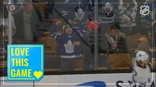 Fan goes bananas over puck from Nylander
