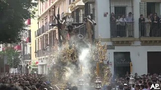 Salida de Monserrat con Presentación al Pueblo de Dos Hermanas | Santo Entierro Grande 2023