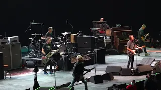 PEARL JAM  :  "Corduroy"  -  Gila River Arena / Arizona  (May 9, 2022)