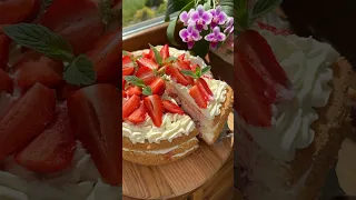 Полуничний торт легкий в приготуванні!🍓 #літнійторт #десерт #торт #полуниця #літо  #україна