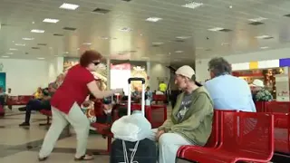 homeless man impresses everyone in the airport! Look what he does