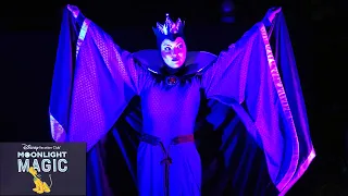 The Evil Queen from Snow White Character Sighting - EPCOT DVC Moonlight Magic 2022 - Villains Theme