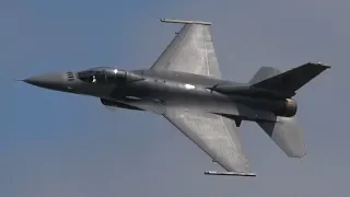 4Kᵁᴴᴰ AGGRESSIVE DISPLAY USAF F-16 VIPER DEMO TEAM @ RIAT 2019