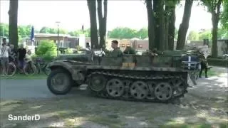 Unloading a sdkfz 10 from a truck at Militracks 2016