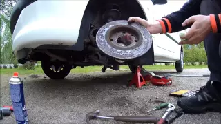 Peugeot 206 - How To Change Front Brake Discs And Pads