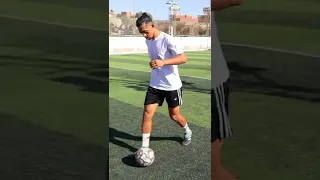 تخلص من مشكلة إبقاء النظر علي الكره 👌⚽️#shorts #odey_amin #football