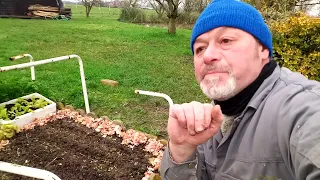 Comment faire une barrière contre les limaces  ( ancienne vidéo )