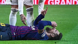 Lionel Messi fighting vs Sergio Ramos