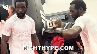 TERENCE CRAWFORD RIPPED THROUGH HIS SHIRT; LIGHTS UP HEAVY BAG WITH KO COMBOS FOR ERROL SPENCE