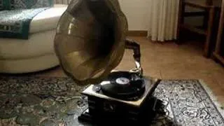 Gramophone playing The third man theme