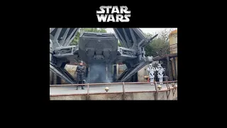 Kylo Ren shows his power at Galaxy´s Edge (Disneyland California) #shorts #starwars #disneyland