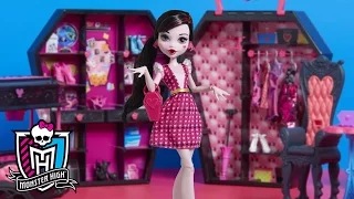 Draculaura Picks her Summer Wardrobe | Ghoul for the Summer | Monster High