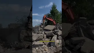 Демонтаж строений: бой кирпича и бетона СПб