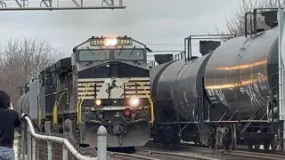 NS Manifest & Tanker Meet In Marion