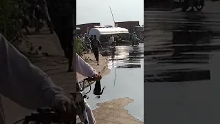 Neti Jeti Pull par Oil Tanker Kalti ho gaya | ICI Bridge per Oil Tanker Kalti ho gaya | Karachi