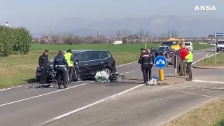 Ragazza 18enne in moto muore in un incidente con un auto nel Milanese