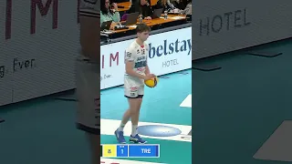 Wild serve from Paolo Porro 😵 #epicvolleyball #volleyballworld #volleyball