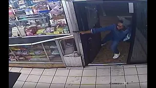 DC suspect pulls out gun while stealing items from Northeast store: cops | FOX 5 DC