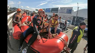 Stranded horse rescued from rooftop in flooded Brazilian city | VOA News