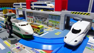 Plarail Shinkansen ☆ A Japanese retro Shinkansen ran on the course of stations and bridges!