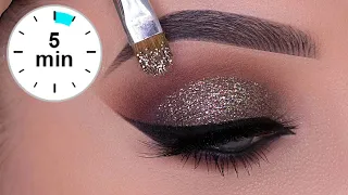 5 MINUTE New Year's Eve Glitter Smokey Eyes Tutorial