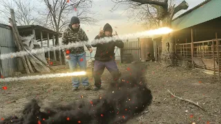 опасно колем дрова  петардой. dangerous chopping wood with a firecracker.#бомбочки