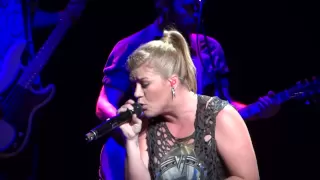 Kelly Clarkson covers Justin Timberlake's Cry Me a River - 9/1/12