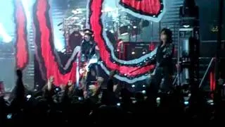 Alice Cooper - Intro/School's Out, Portland, Maine 10/1