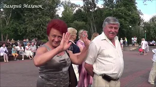 Маэстро В. Коваль учит танцевать КРАКОВЯК! Music! Dance!