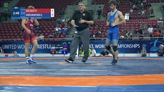 1/4 GR - 60 kg: P. DECKER (USA) v. A. VARDANYAN (ARM)