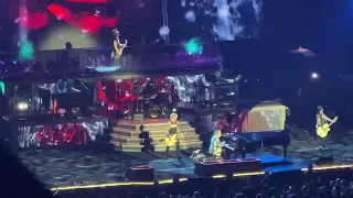 Guns N' Roses~  23 November Rain ~ 10-14-2023 Live at Climate Pledge Arena in Seattle, WA