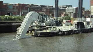 Liebherr 984C with new dredging front.