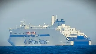 Vídeo Nikon P1000: Ferry a Inglaterra se hunde en el cantábrico.