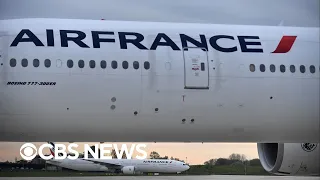 France bans short domestic flights to cut carbon emissions