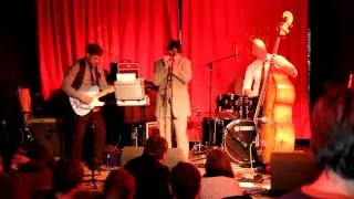 Mr G's Bluesband perform Slim Harpo's hipshake boogie (shake your hips)