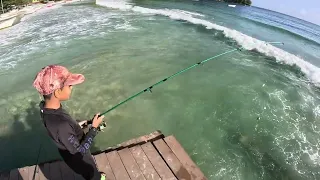CATCHING DINNER FROM THE JETTY IN MARACAS! Anybody Can Do This Type Of Fishing - Trinidad, Caribbean