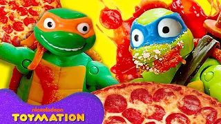 Teenage Mutant Ninja Turtles Cook Pizza with REAL Food! 🍕 | TMNT Toys | Toymation