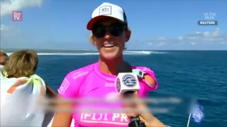 One-armed surfer beats world number one