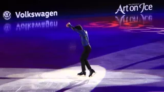 HD Art on Ice 2016 Lausanne – Stephane Lambiel skates to Jessie J singing "Nobody’s Perfect" live