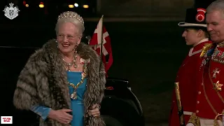 Den kongelige familie og gæsters ankomst til nytårskur og -taffel 2023