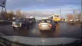 интересные дтп с видеорегистраторов 18+ 303 Car crash compilation Подборка Аварии И ДТП 2013