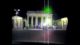 Fahrt durch das Brandenburger Tor 1990