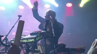 Robert Delong - Revolutionary (live)