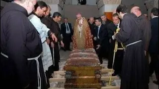 Behold the Photos of the incorruptible body of Padre Pio exhumed