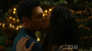 Charmed Harry and Macy kiss