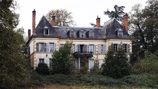 Abandoned Millionaire Mansion Full of Antiques