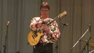 Vitaly Makukin - Ukrainian Pot-Pourri - Виталий Макукин Украинское попури (guitar tapping)