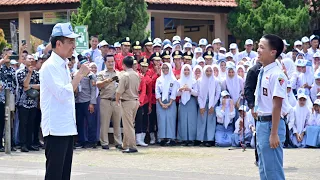 Presiden Jokowi Kunjungi SMKN 1 Kedungwuni, Pekalongan, 13 Desember 2023