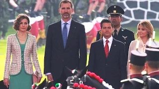 Peña Nieto da cálida bienvenida a los Reyes de España