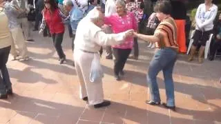 Viejito Bailando Rock and Roll